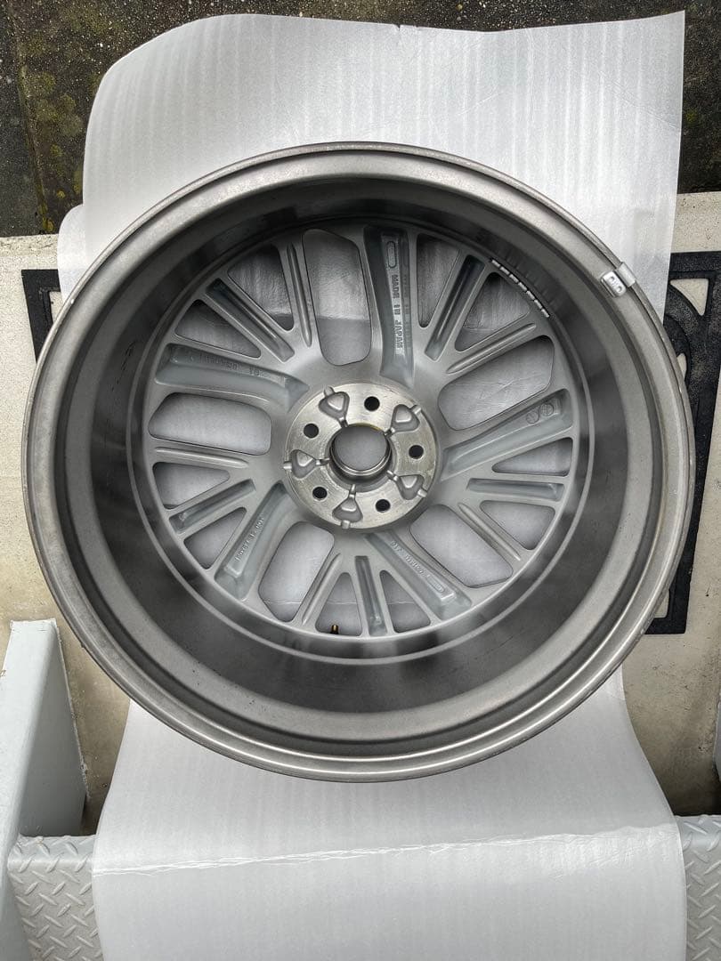 アウトランダー　純正ホイール　20インチ　1本　①