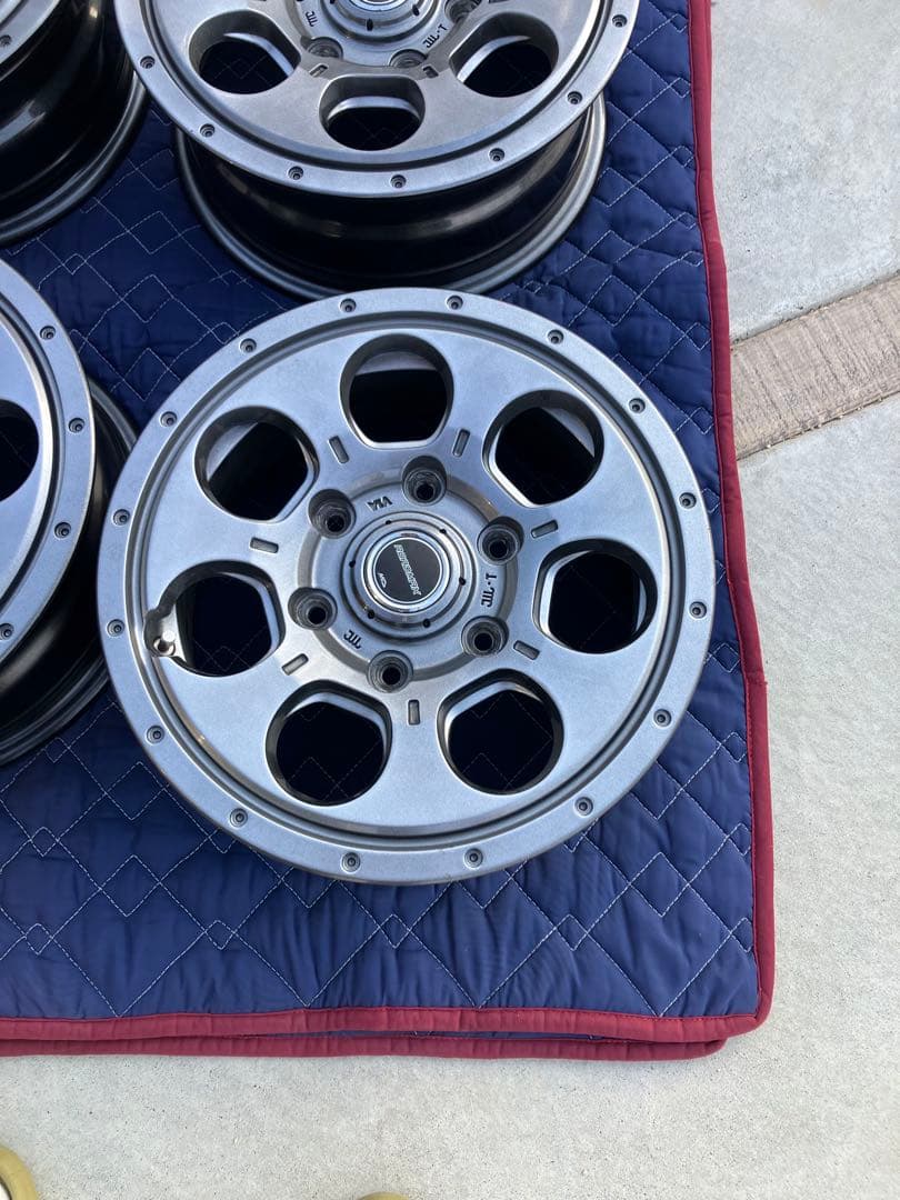 ハイエース　ホイール 4本 15インチ 6J+33 6H-139.7