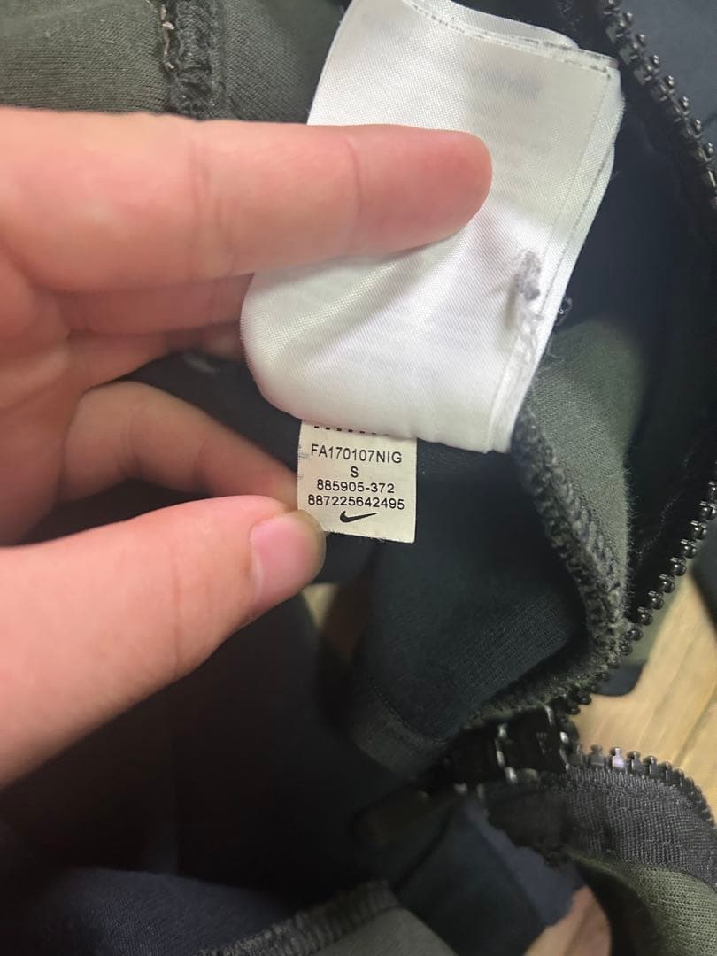 NIKEテックフリースセットアップ大幅値下げ