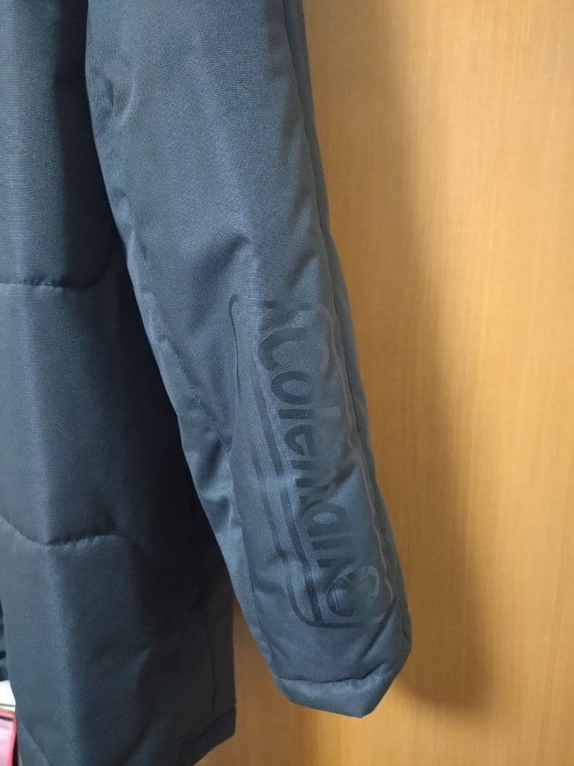 Colemanコラボ【着るテント】防風防寒バイク用アウター 3L