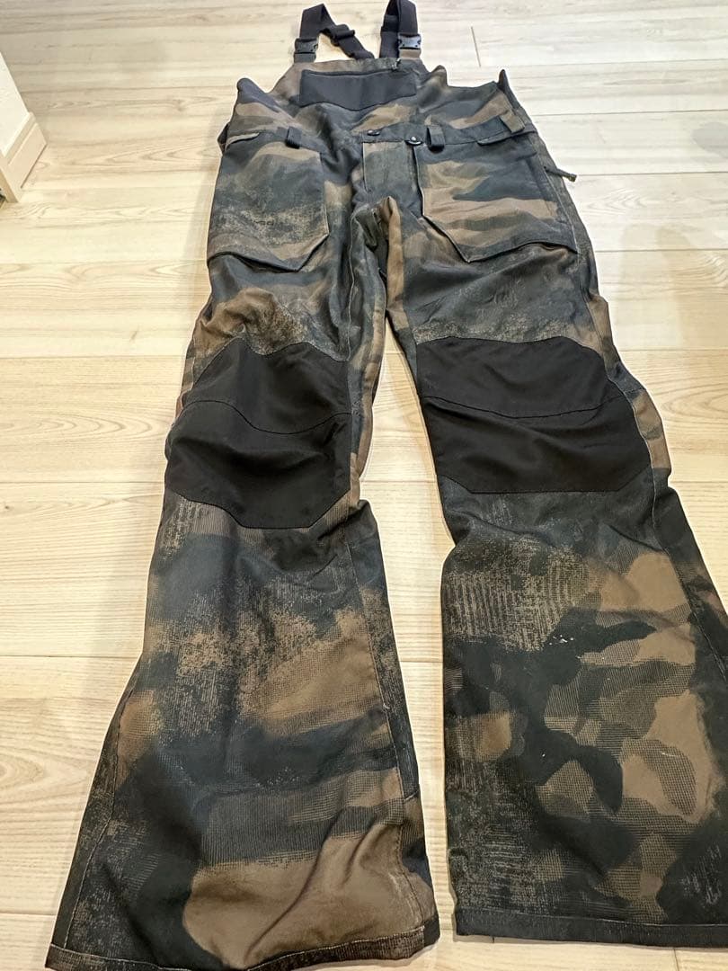 VOLCOM オーバーオールウェア　迷彩柄