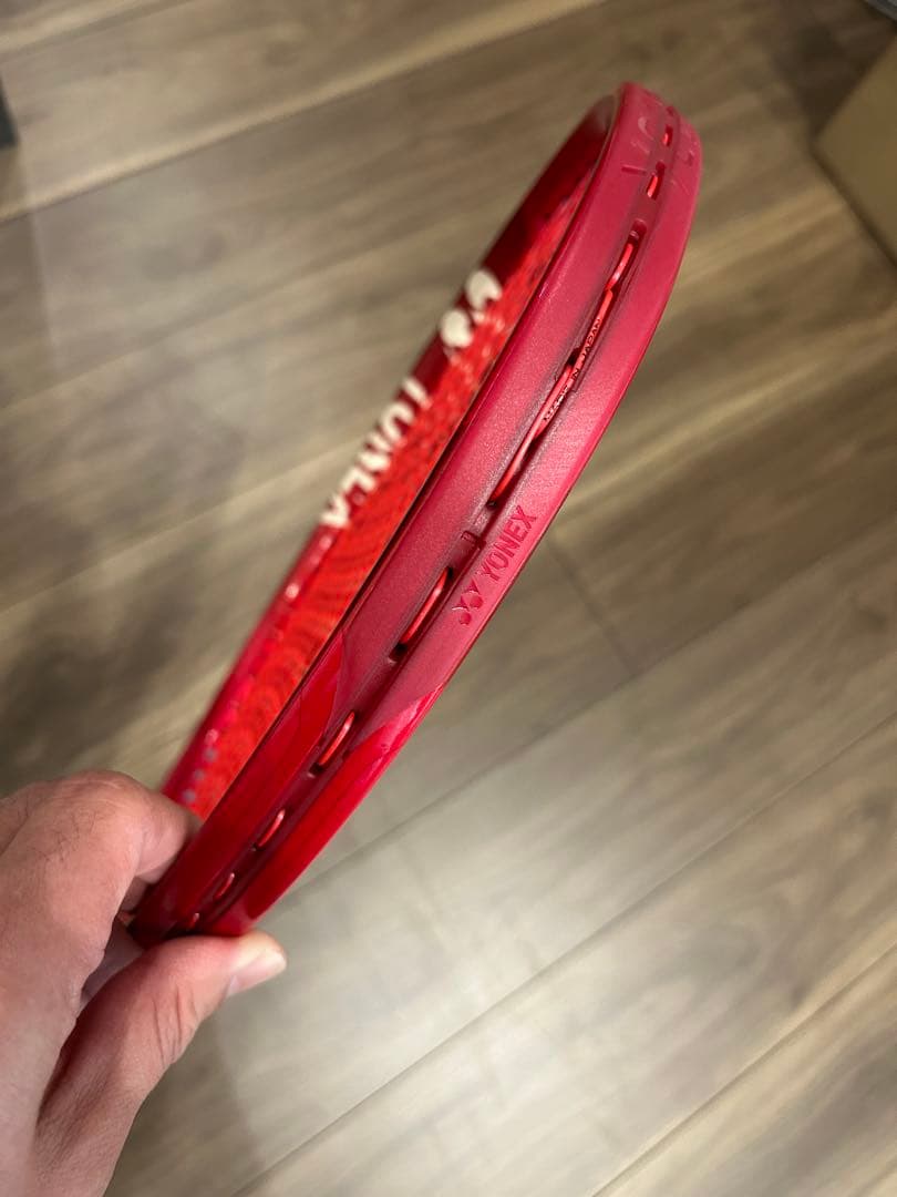 美品　YONEX VCORE 98 G2 ブイコア98ヨネックスレザーグリップ付