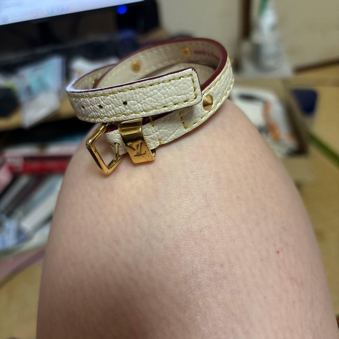 美品です！LOUIS VUITTON スタッズ付きバングル