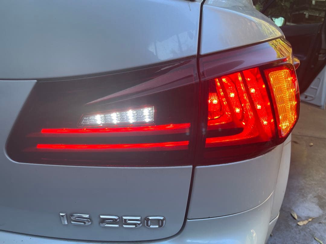 LEXUS IS250 LEDテールライト　VLAND
