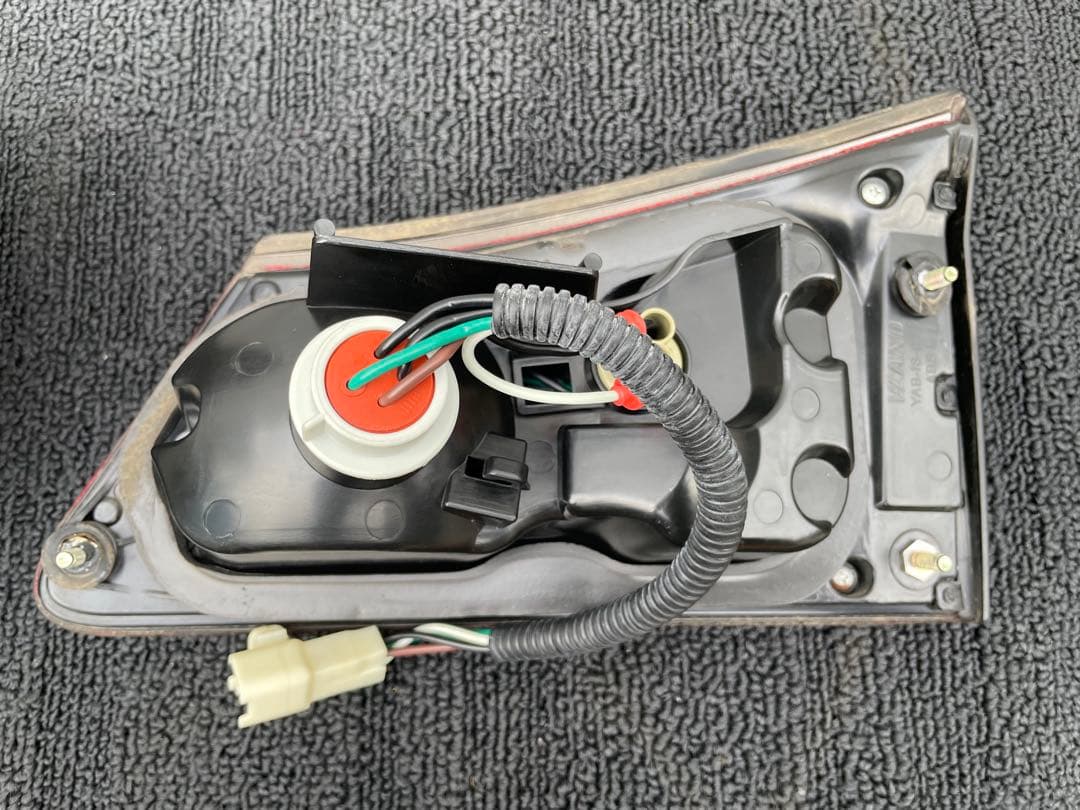 LEXUS IS250 LEDテールライト　VLAND