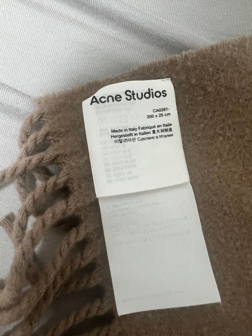 Acne Studios ベージュ マフラー