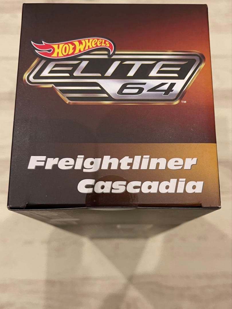 ホットウィール エリート 64 フレイトライナー カスケディア