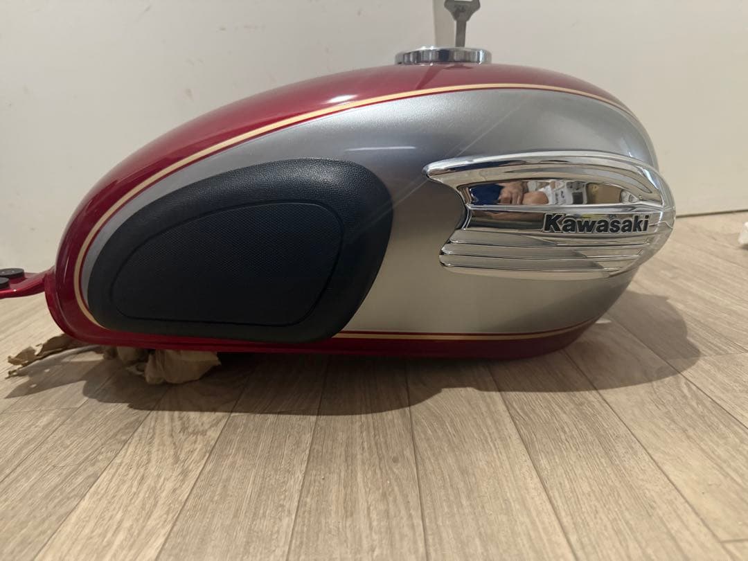 Kawasaki w650 タンク レッド/シルバー 極上