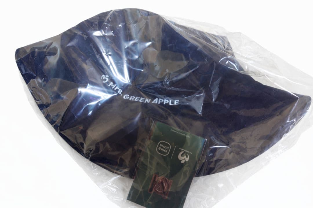 Mrs.GREEN APPLE NEW ERA バケットハットNAVY ピンズ付