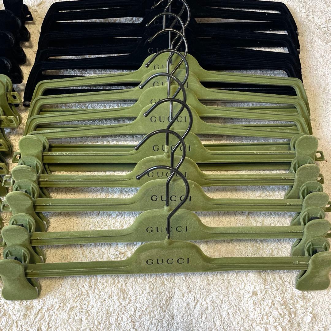 GUCCI 25本 ベロア グリーン×ブラック ハンガーセット