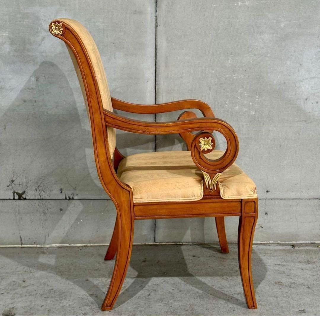 ✦優雅な曲線美✦ロココ調クラシックチェア　アームチェア　真鍮調装飾　ヴィンテージ