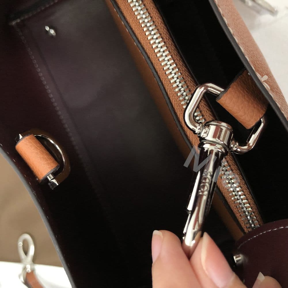 トッズ T タイムレス ショルダーバッグ