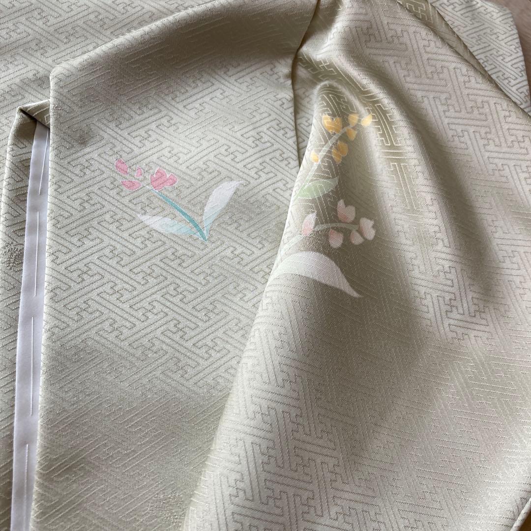 薄緑色 付け下げ　手書き友禅　金糸使い　花柄　正絹