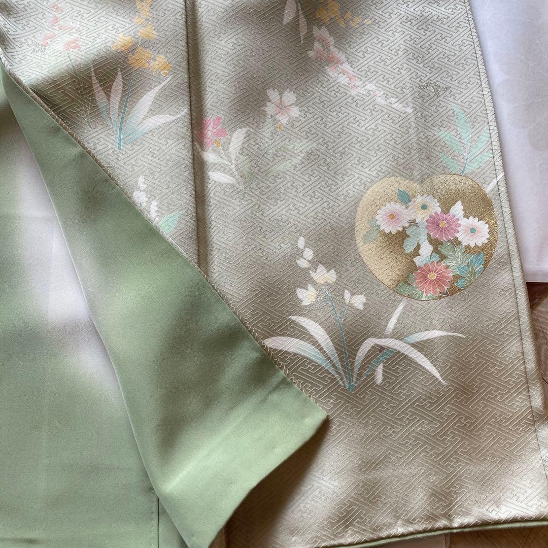 薄緑色 付け下げ　手書き友禅　金糸使い　花柄　正絹