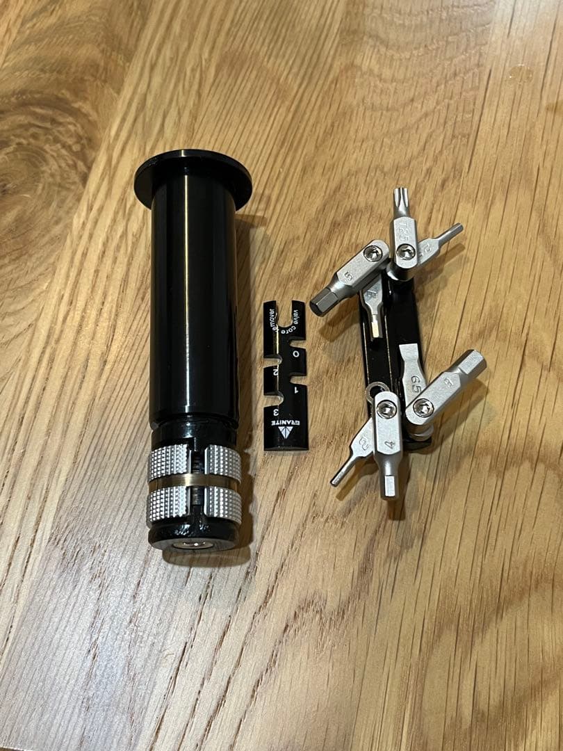 COLNAGO CC01用 マルチツール トップキャップアンカー