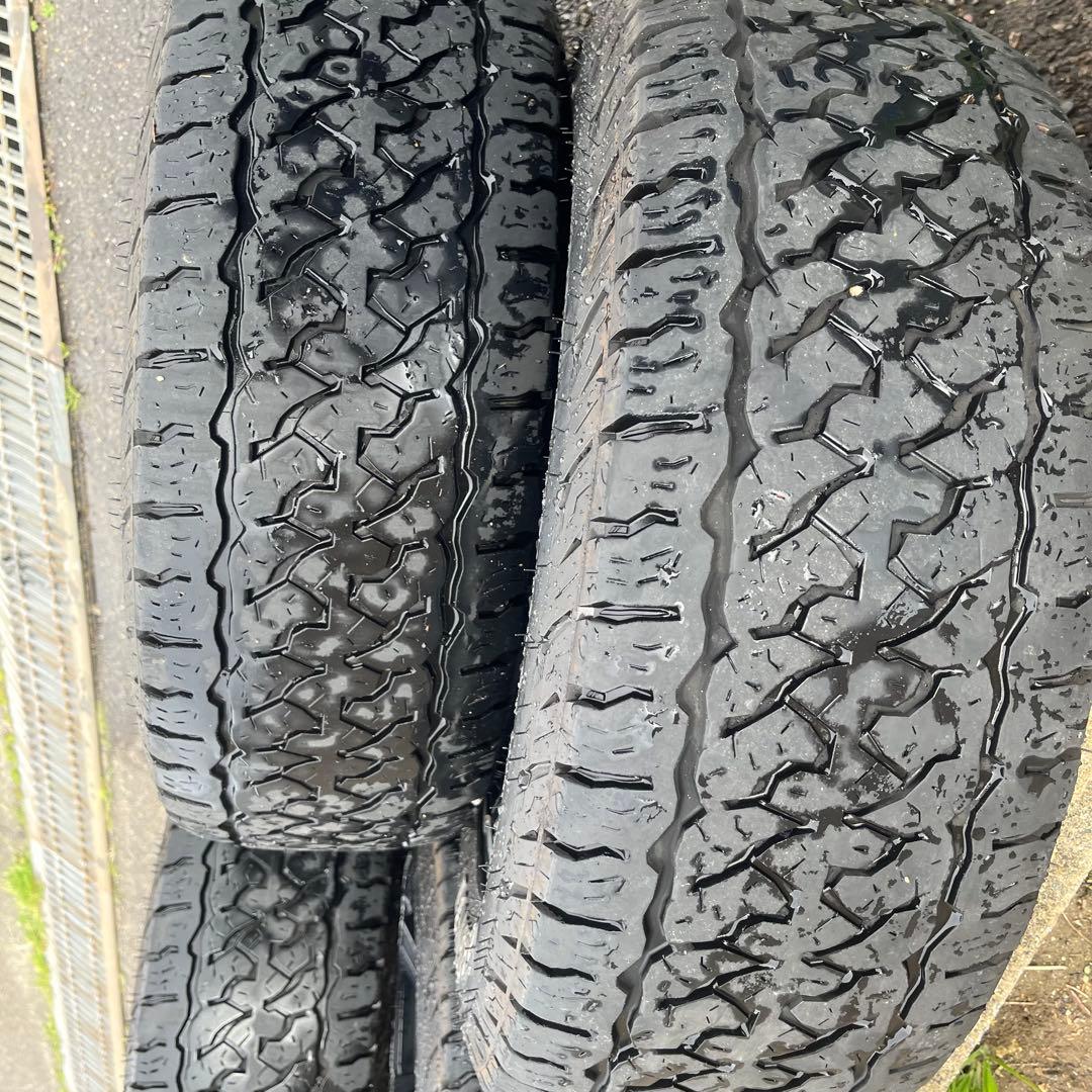 ハイエース　16インチアルミホイールレイズガルシア　4本　送料込み変更可能