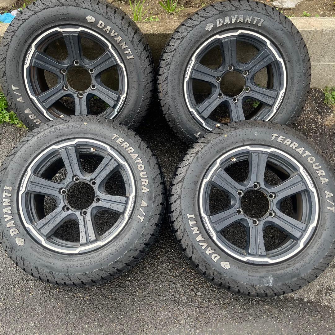 ハイエース　16インチアルミホイールレイズガルシア　4本　送料込み変更可能