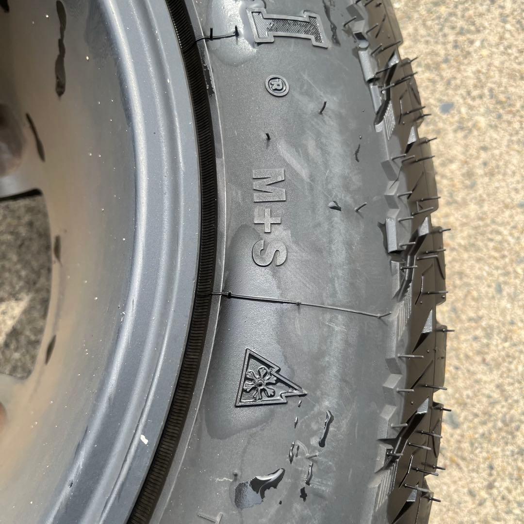 ハイエース　16インチアルミホイールレイズガルシア　4本　送料込み変更可能