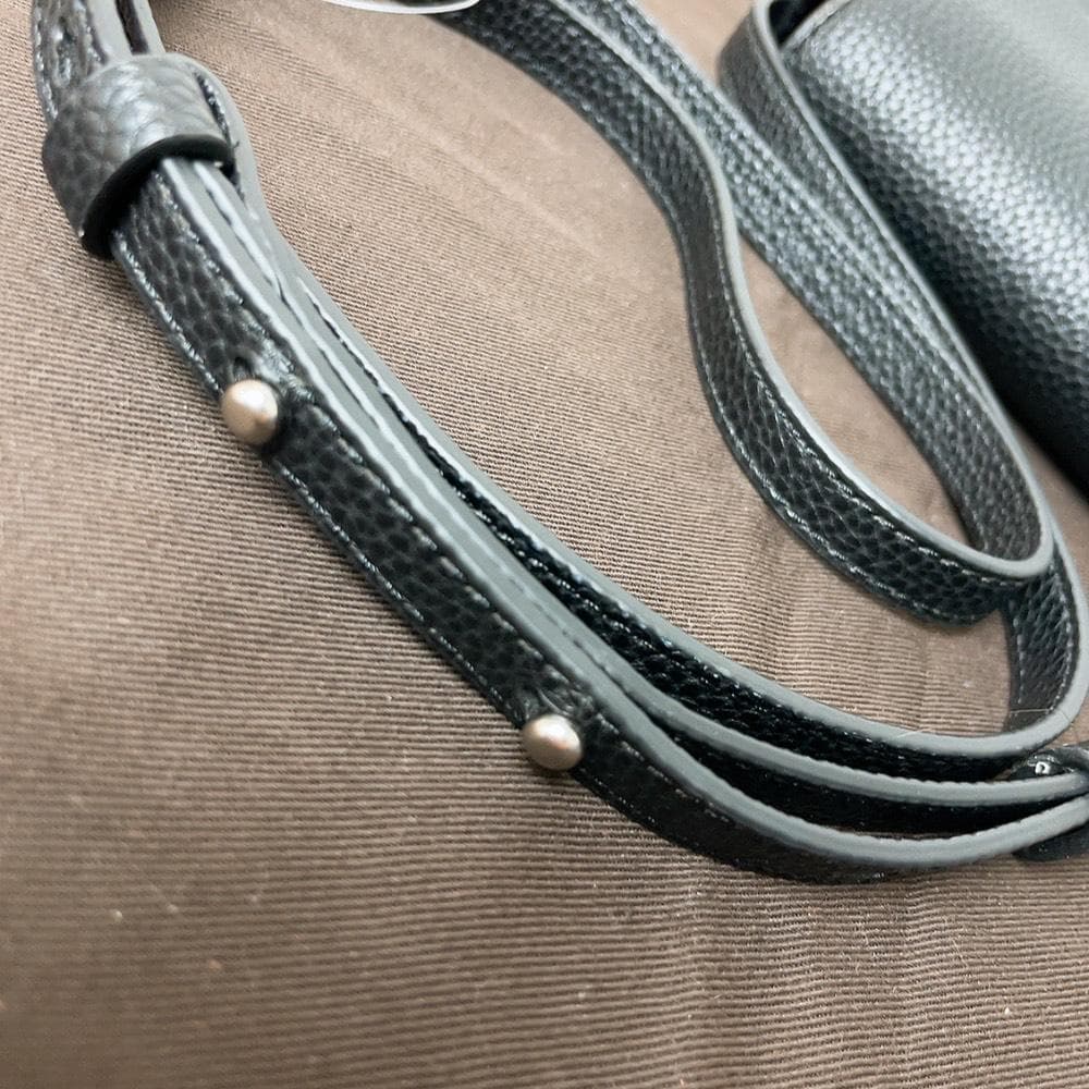 カルバンクライン ショルダーバッグ レザー 黒 ミニショルダー 縦型 スクエア