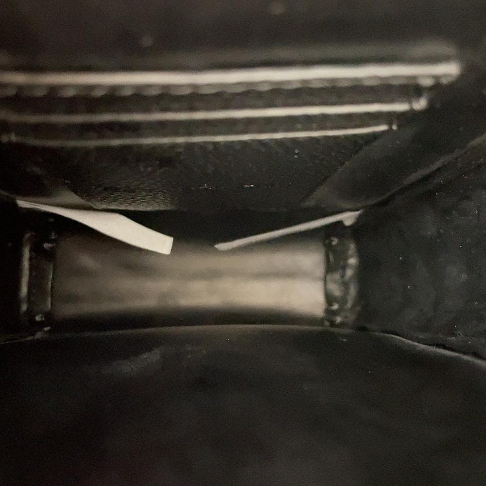 カルバンクライン ショルダーバッグ レザー 黒 ミニショルダー 縦型 スクエア