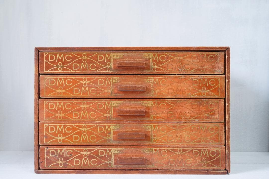 古い糸メーカーの引き出し② フランス・DMC スプールキャビネット ウッドラック