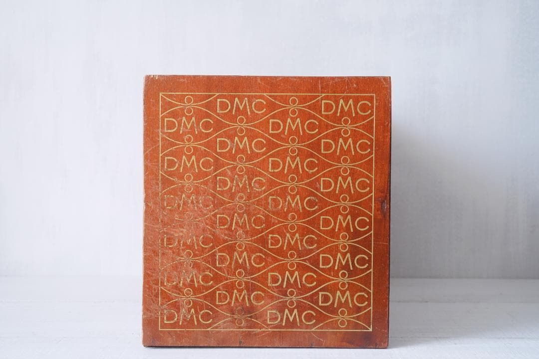 古い糸メーカーの引き出し② フランス・DMC スプールキャビネット ウッドラック