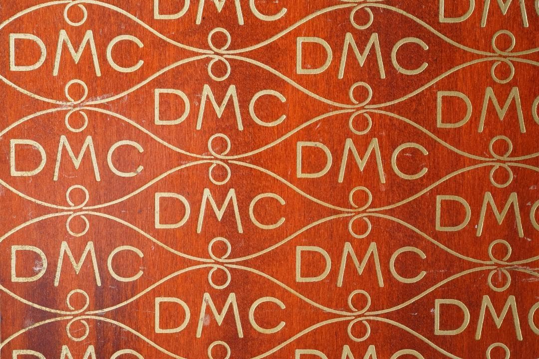 古い糸メーカーの引き出し② フランス・DMC スプールキャビネット ウッドラック