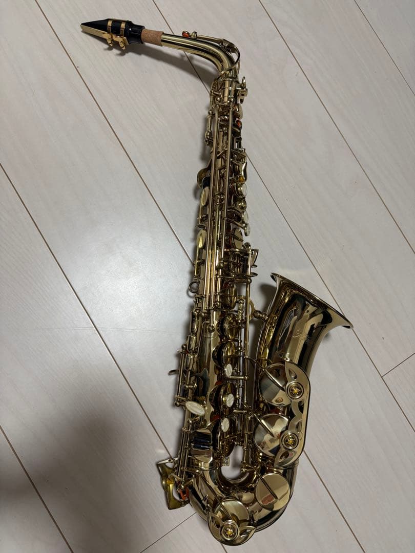 サックス本体 ゴールド ハードケース付き