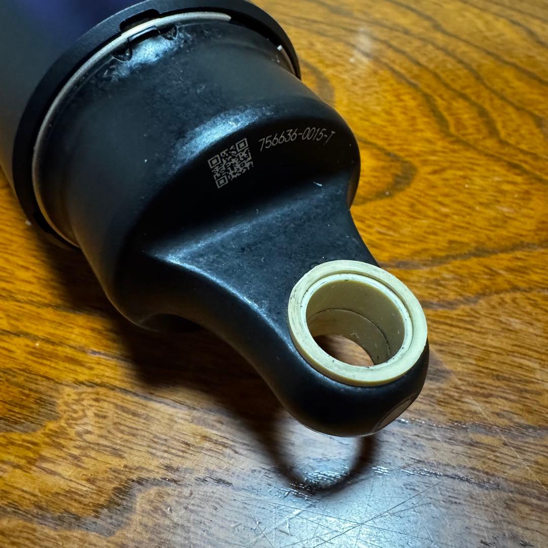 FOX / リアショック / 中古 / 送料無料