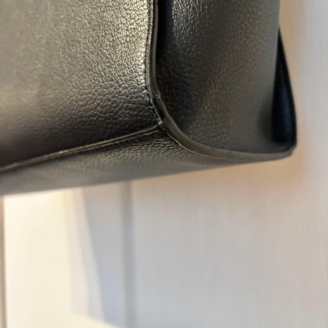 【極美品】CHARLES & KEITH クラシックダブルハンドル トートバッグ