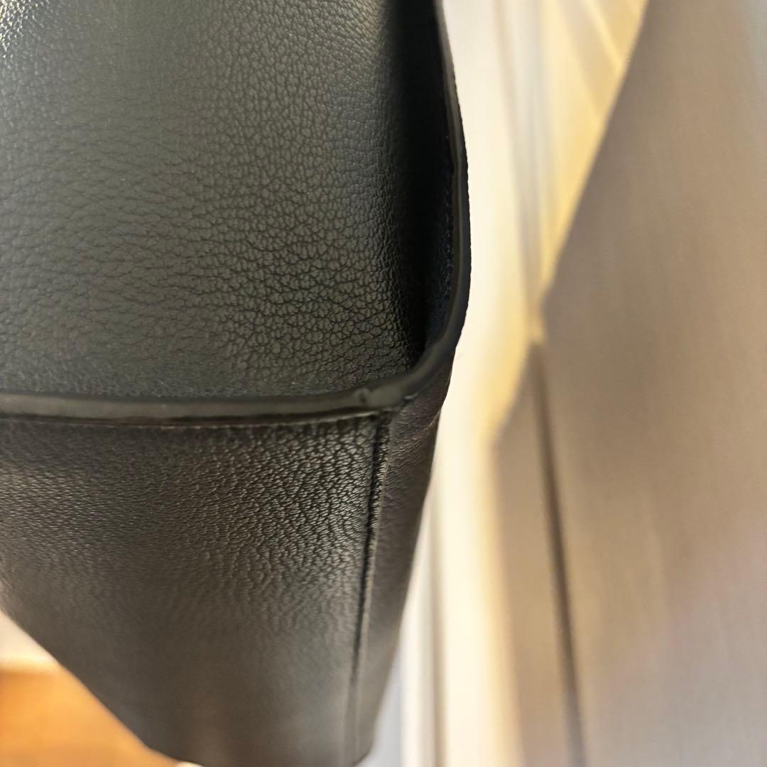 【極美品】CHARLES & KEITH クラシックダブルハンドル トートバッグ