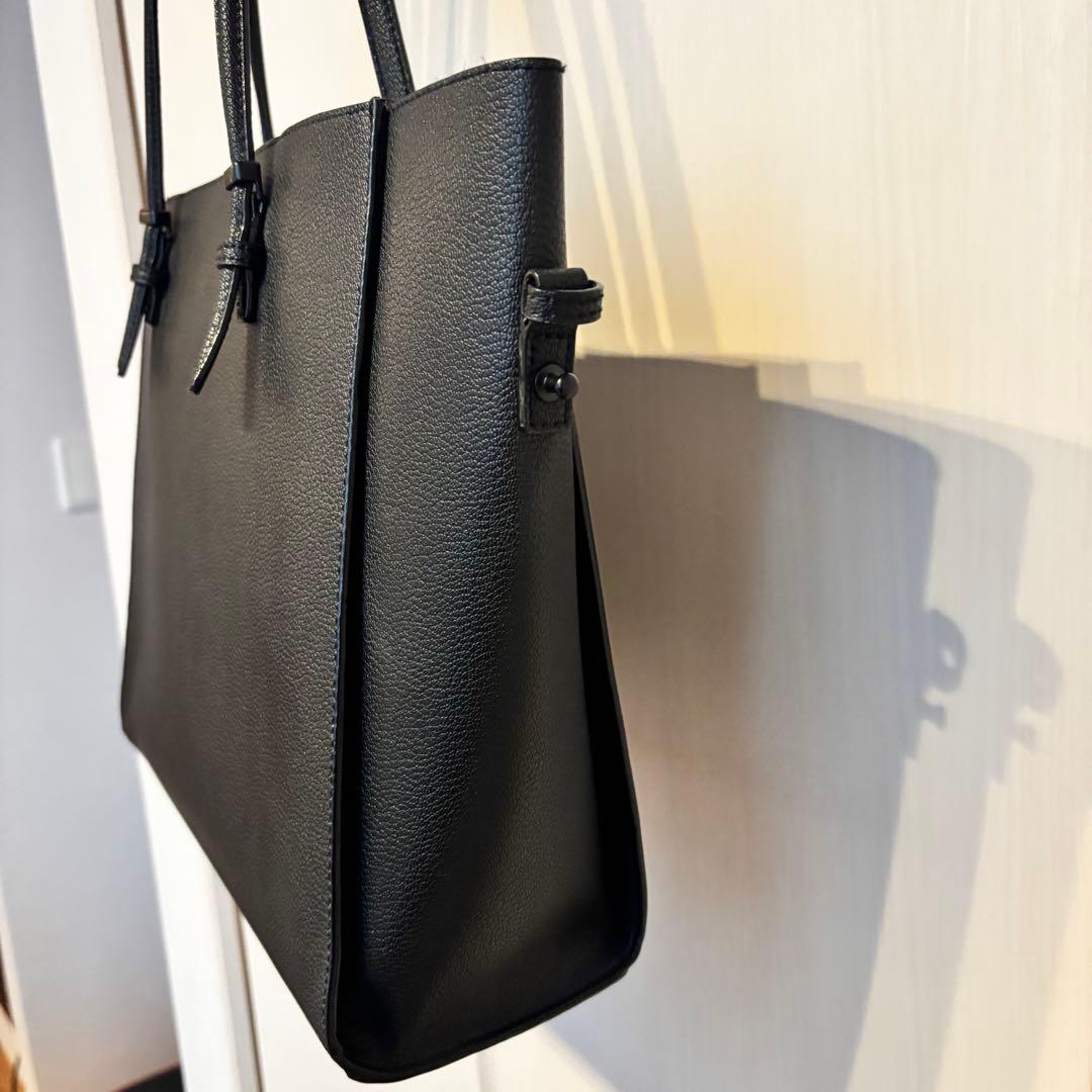 【極美品】CHARLES & KEITH クラシックダブルハンドル トートバッグ