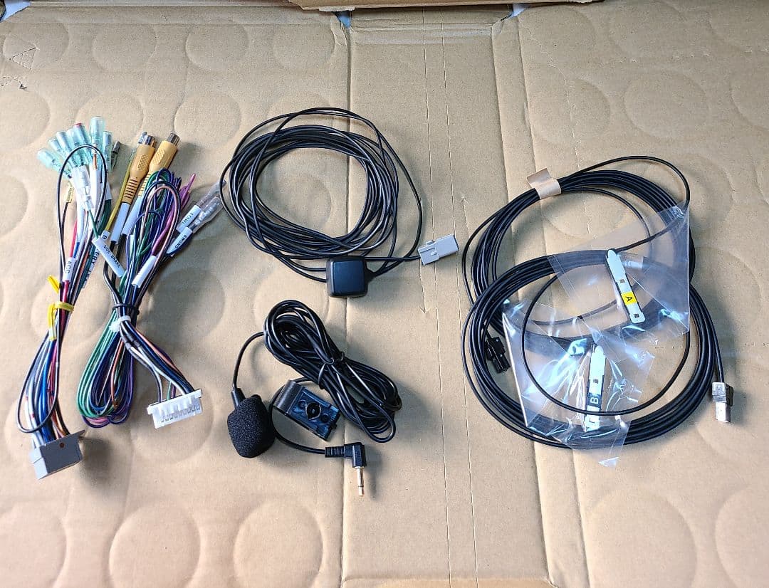 Panasonic ストラ―ダ　CN―F1D9GD　SDフロ―ティングナビ