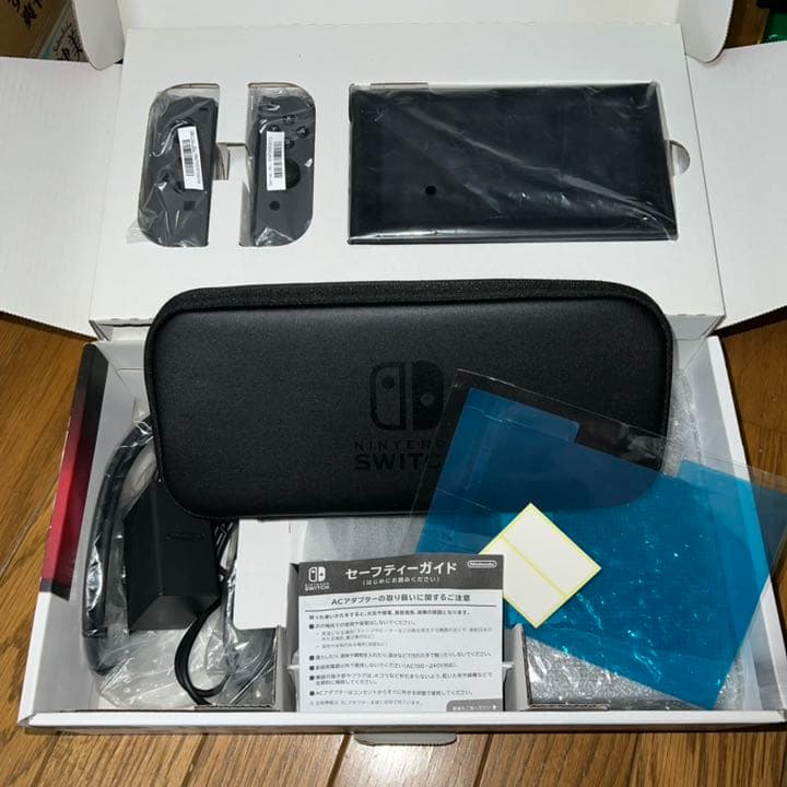 Nintendo Switch本体　公式フィルム　ケース付き