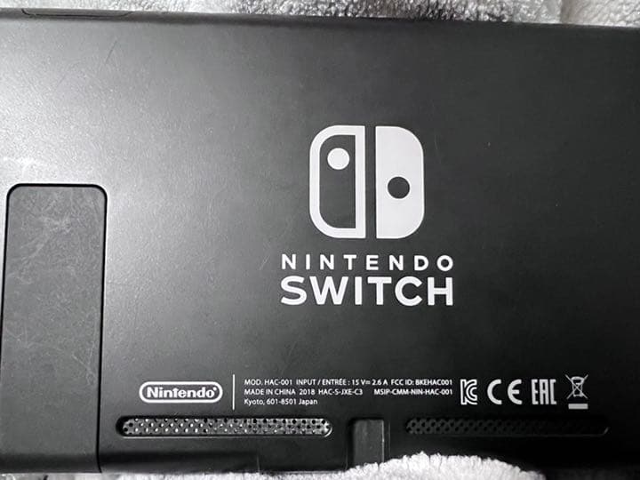 Nintendo Switch本体　公式フィルム　ケース付き