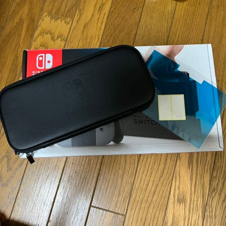 Nintendo Switch本体　公式フィルム　ケース付き