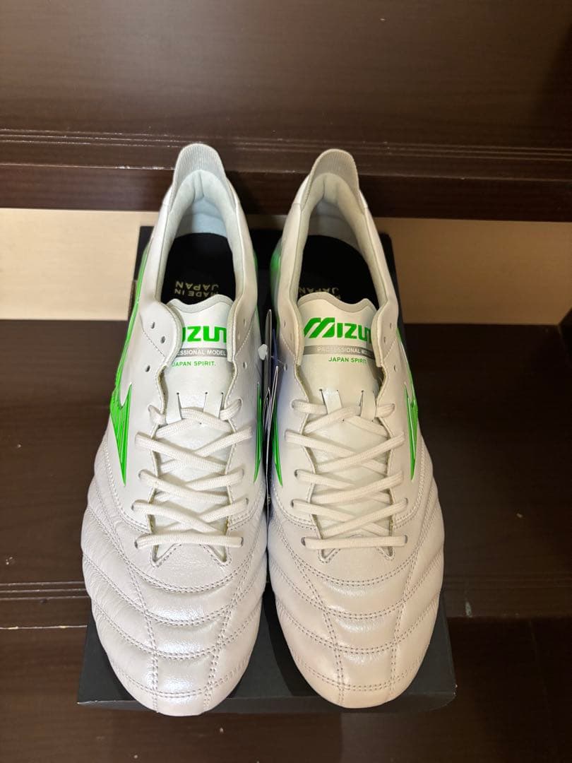 サッカースパイク　ミズノ　モレリアネオ4 JAPAN 限定色　新品　27cm