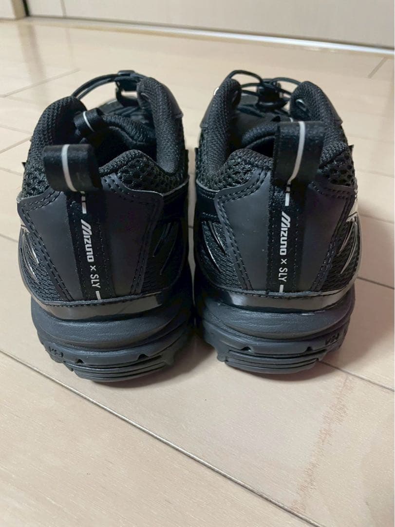 SLY × Mizuno 限定コラボスニーカー