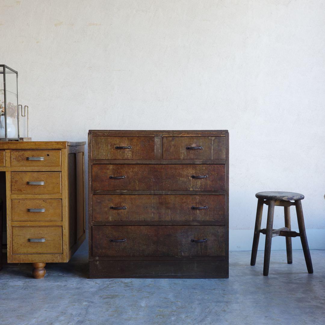 レトロな整理箪笥　チェスト　引出し