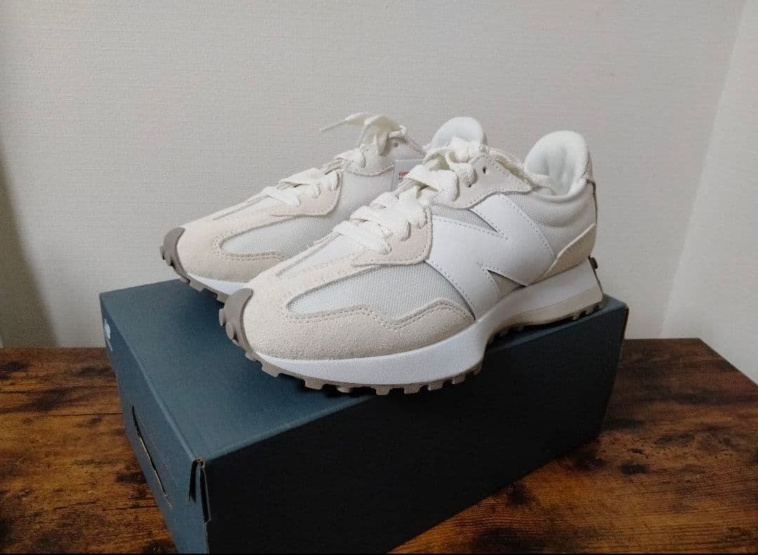 ★特価★　新品 ニューバランス　スニーカー　U327　24.0cm　送料込★