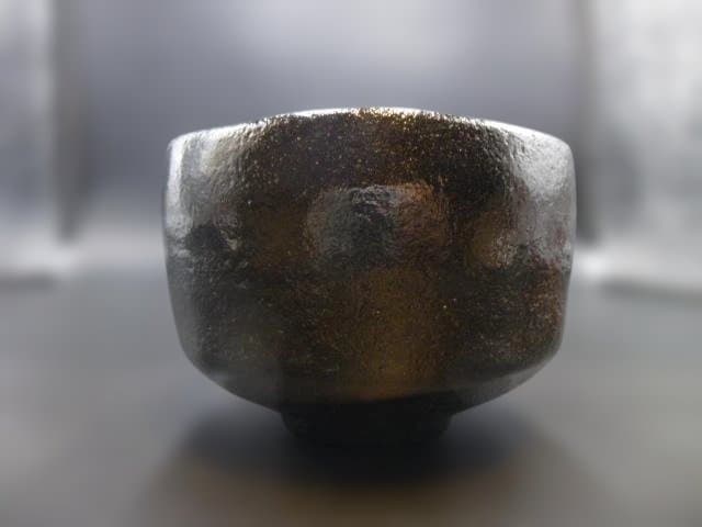 楽吉左衛門　十四代　覚入　黒茶碗／共箱／裏千家十五代　鵬雲斎極め箱／波車絵