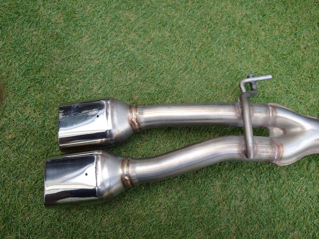 太*ん様 80ヴォクシー 　ノア　モデリスタマフラー