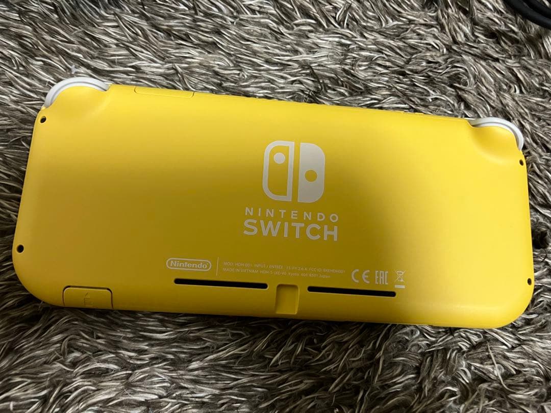 Nintendo Switch Lite イエロー 本体　充電器　ケース付き