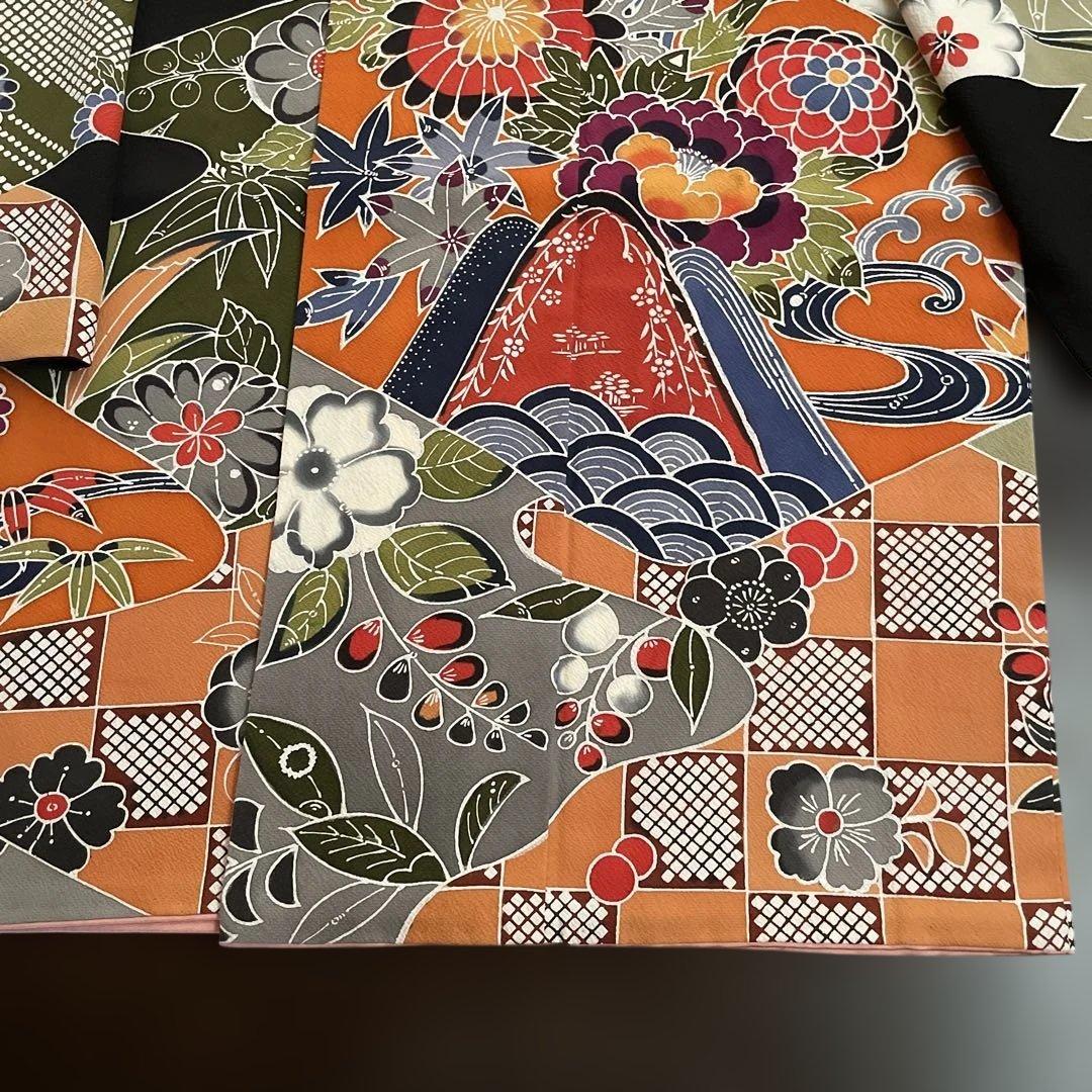 黒地　正絹紅型　振袖