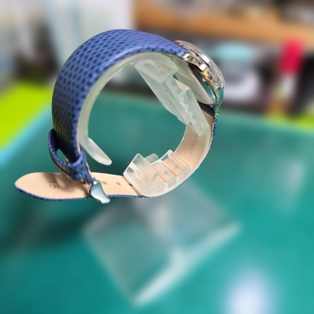 セイコー スーパー 手巻き時計稼働品です。 青ベルト