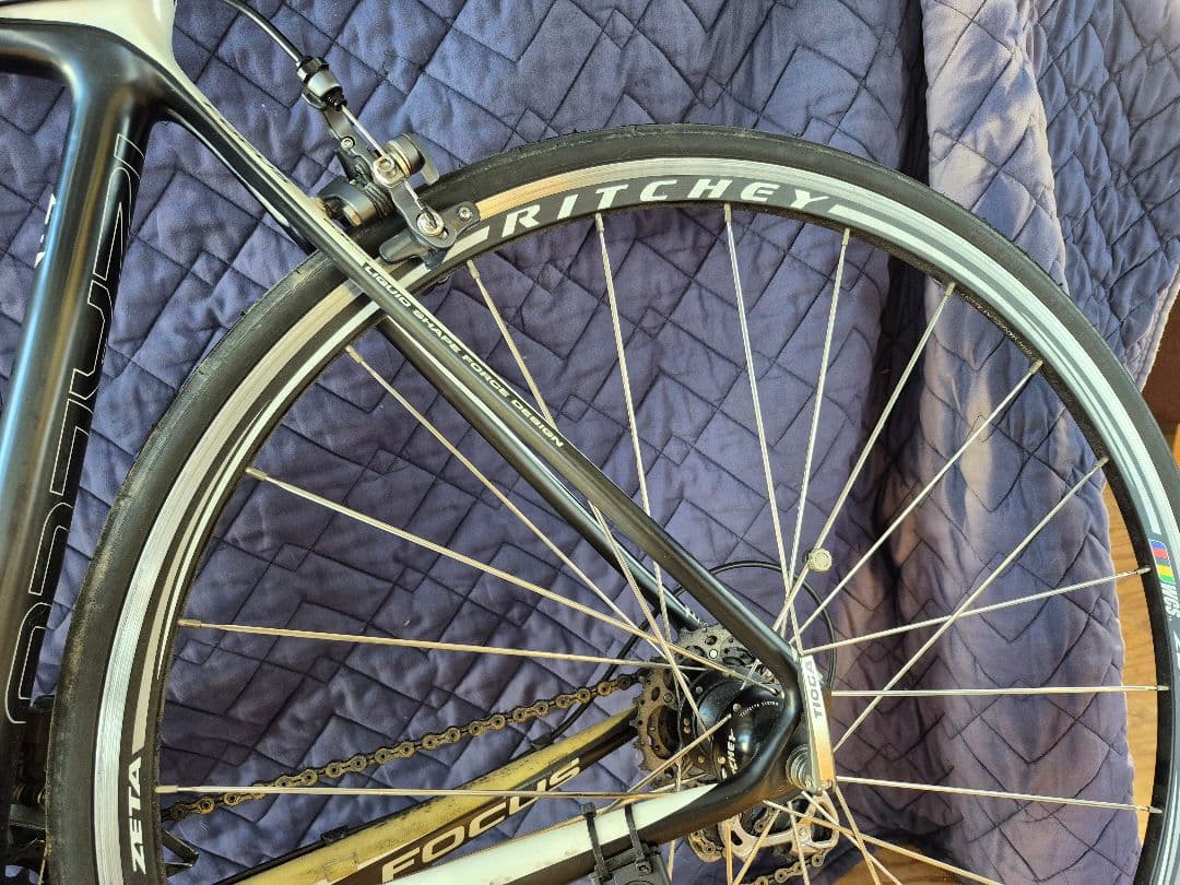 FOCUS EINDHOVEN PRO ロードバイク　フォーカス　イザルコ　中古