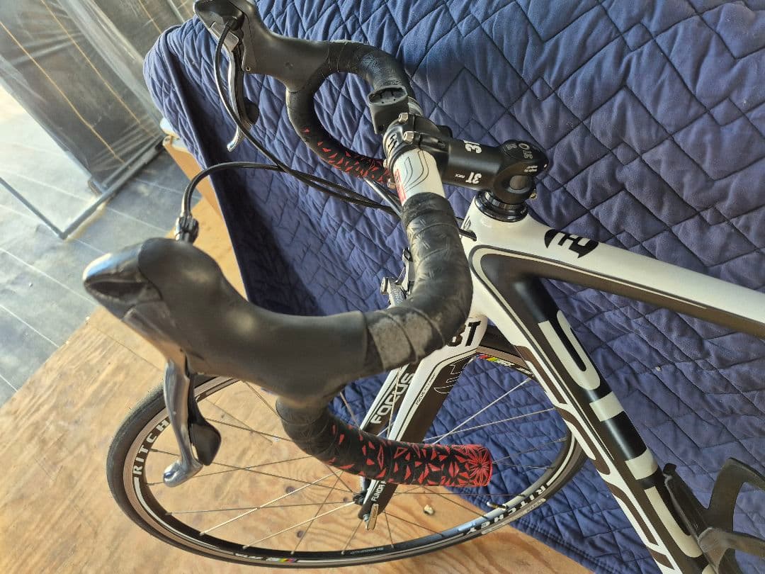 FOCUS EINDHOVEN PRO ロードバイク　フォーカス　イザルコ　中古