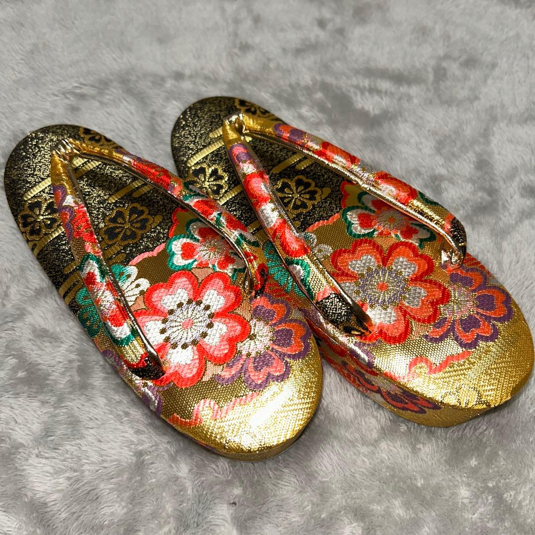 【極美品】七五三 箱せこ 豪華八点セット 飾り帯 草履 バッグ 和装小物 金✖︎黒