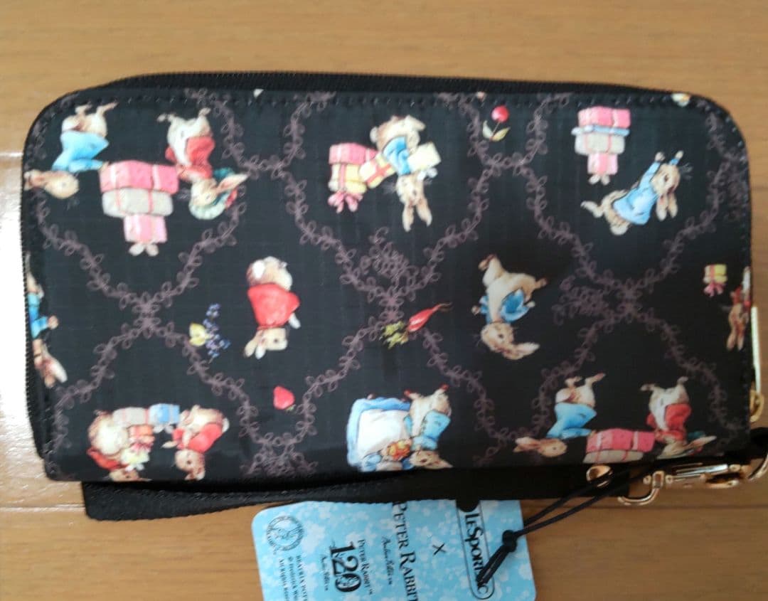日曜＊月曜セール！新品未使用 タグ付きレスポートサック×ピーターラビット 財布