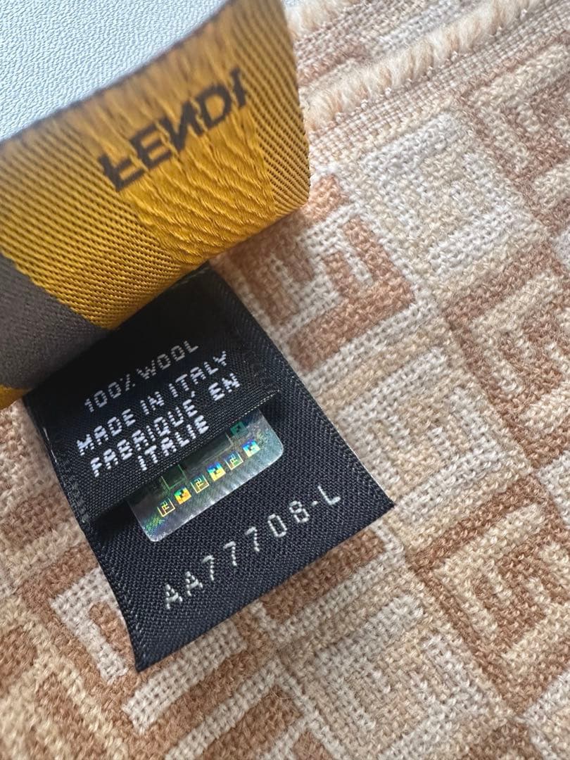 FENDI フェンディ　ズッカ柄　マフラー　グラデーション　イタリア　男女兼用